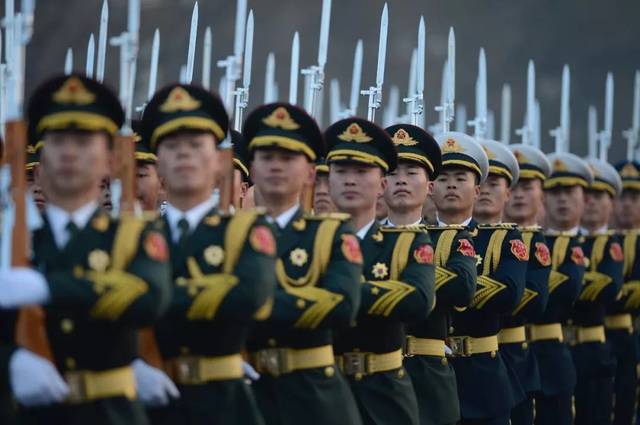 致敬，最可愛的人